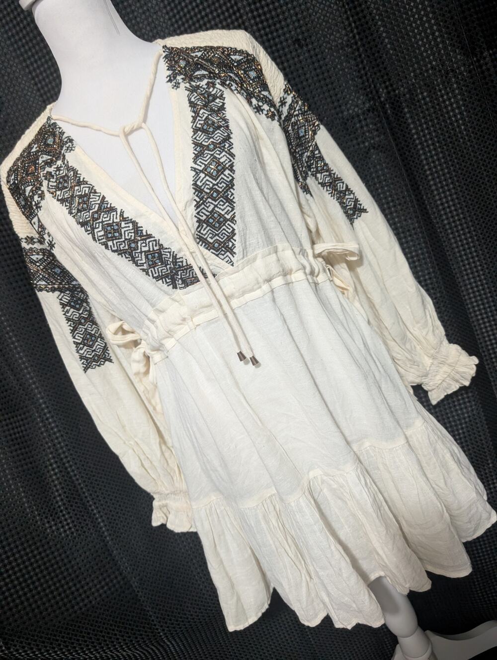 FREE PEOPLE! CREAM COTTON BLEND BEADED/EMBROIDERED BODICE BACK TIE DRESS! SZ S
